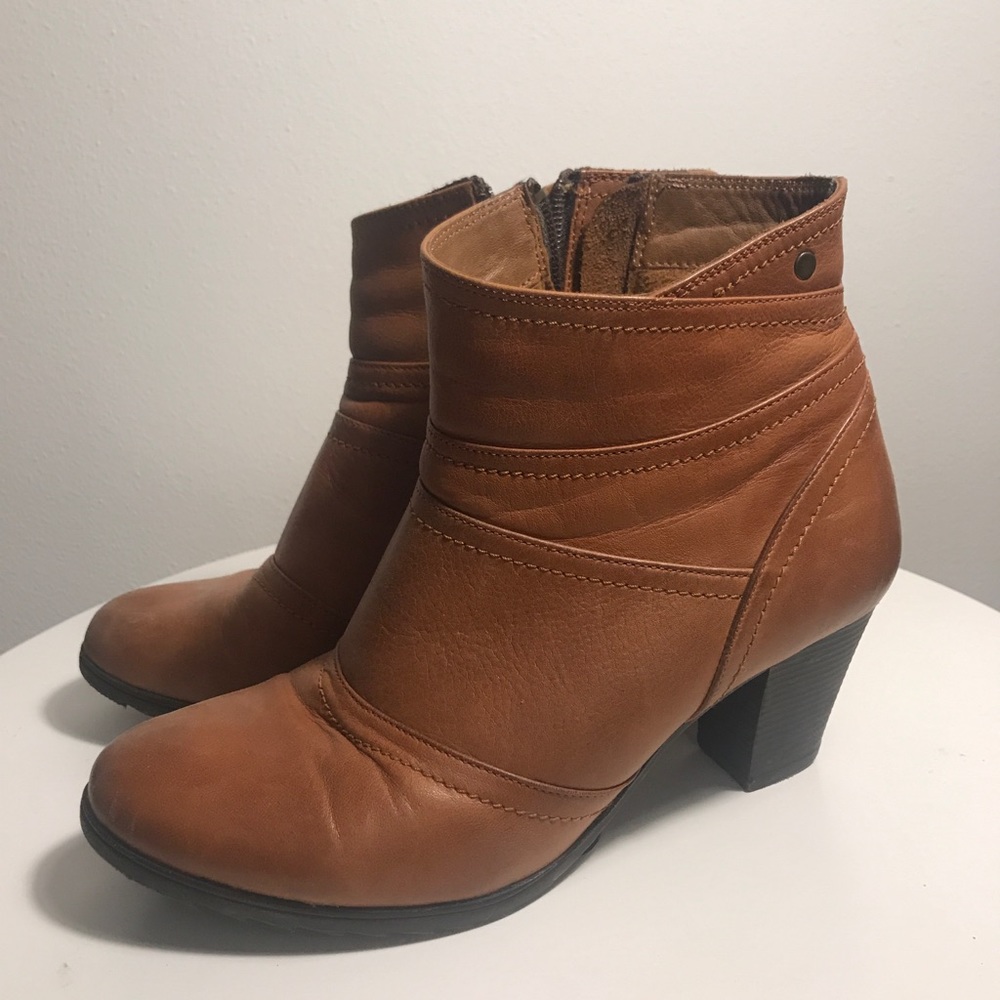 ✨ Boho Brown Booties ✨